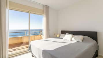 5 bedrooms, iron/ironing board, free WiFi, bed sheets