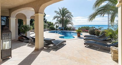 Charmante Villa Mara mit tollem Meerblick, Pool & WLAN