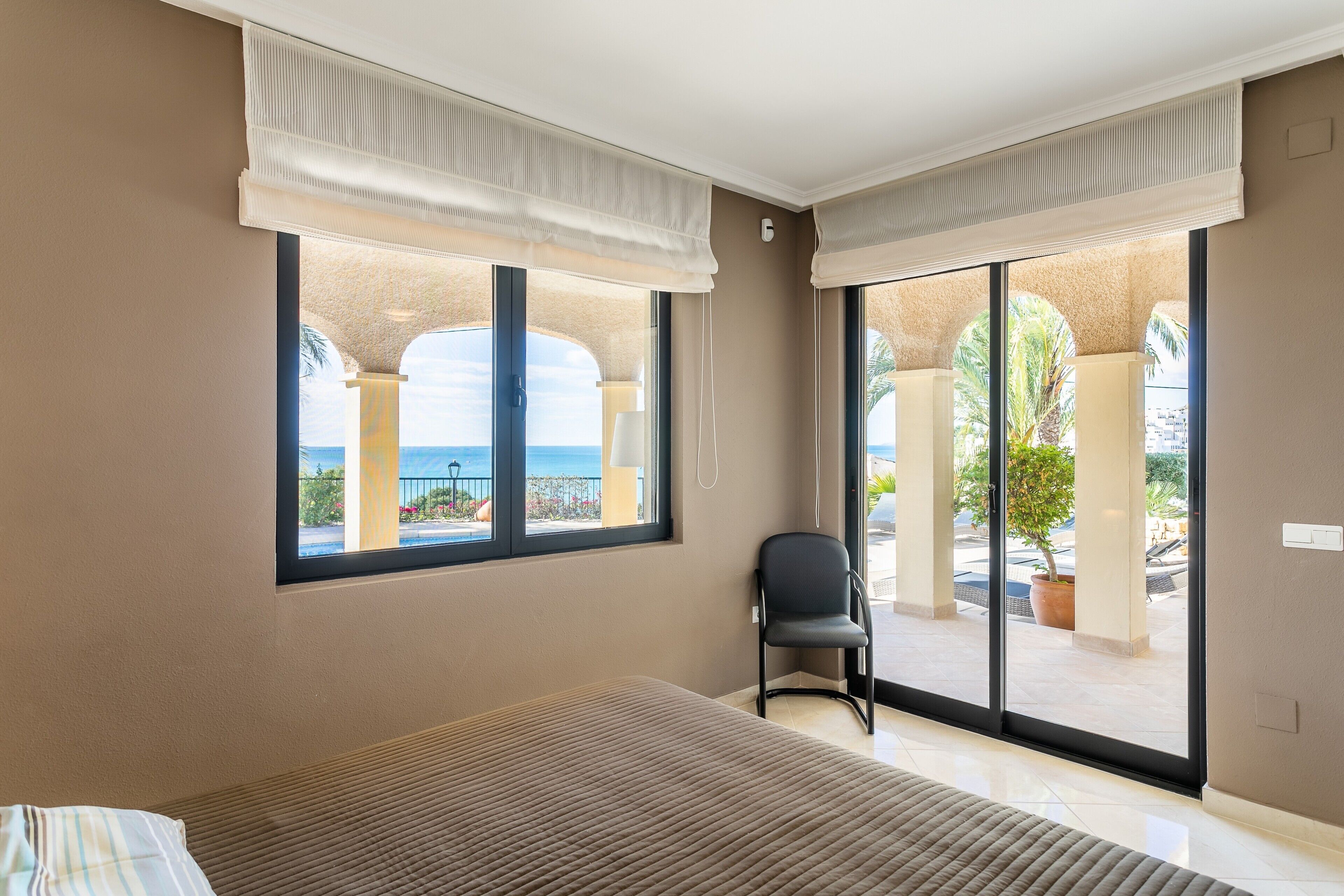 3 chambres, fer et planche à repasser, Wi-Fi gratuit, draps fournis