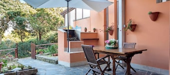 Apartment Casa Erica with Garden, Terrace and Wi-Fi