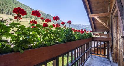 Apartment "Rieglhof Hennennest" with Mountain View, Garden & Wi-Fi