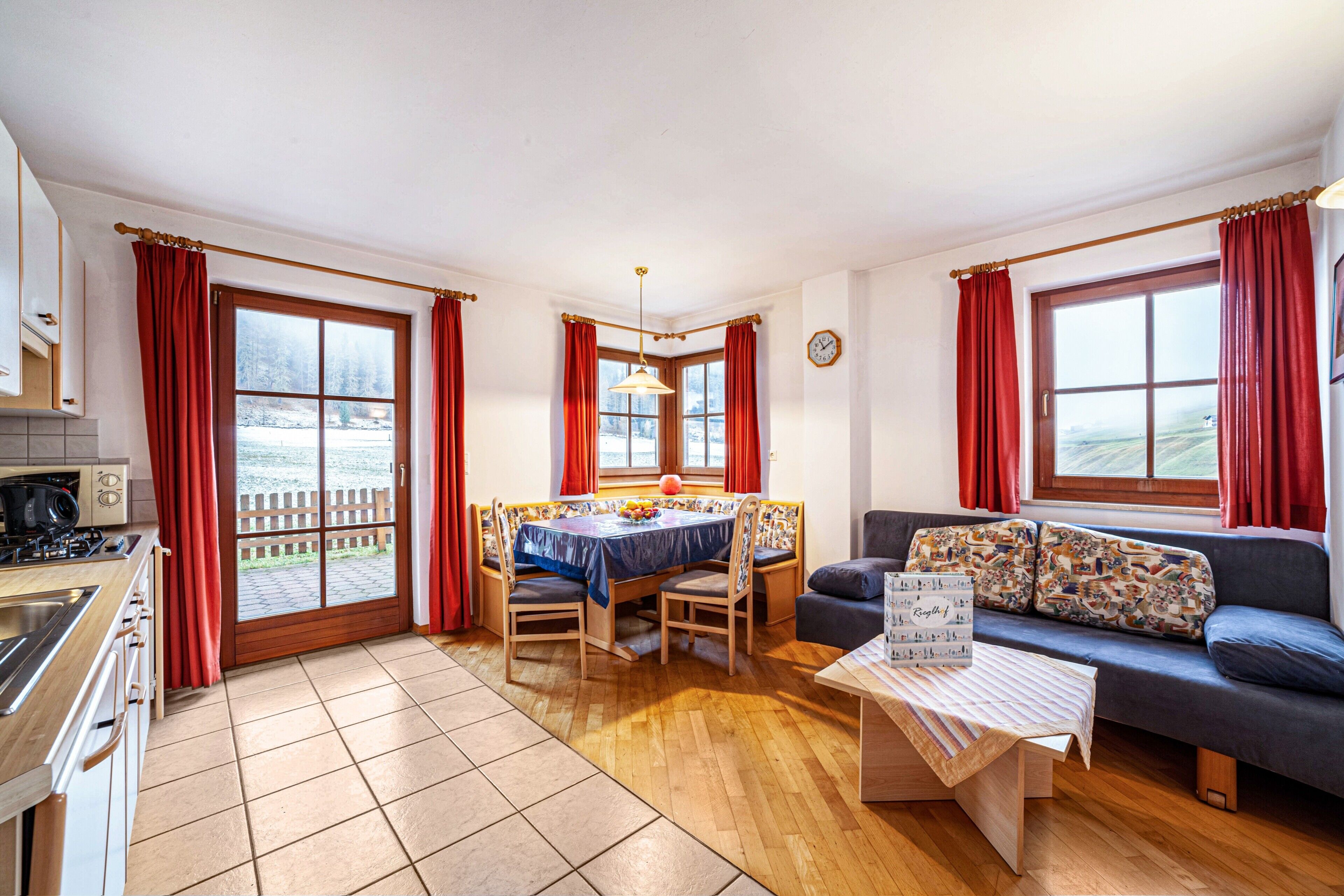 電視、乒乓球設施