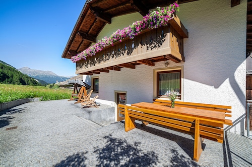 Ferienwohnung 'Rieglhof Geiernest' mit Bergblick, Garten & WLAN