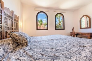 1 dormitorio, tabla de planchar con plancha, wifi gratis y ropa de cama