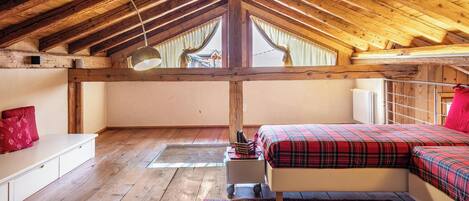 5 chambres, fer et planche à repasser, Wi-Fi gratuit, draps fournis