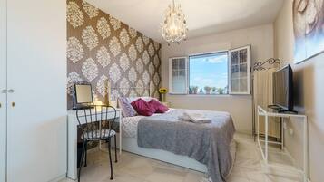 2 makuuhuonetta, silitysrauta/-lauta, ilmainen Wi-Fi, vuodevaatteet