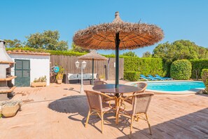 Outdoor dining - Finca Villa Tranquila en Pollensa with Mountain View, Pool, Garden & Wi-Fi (pollensa)