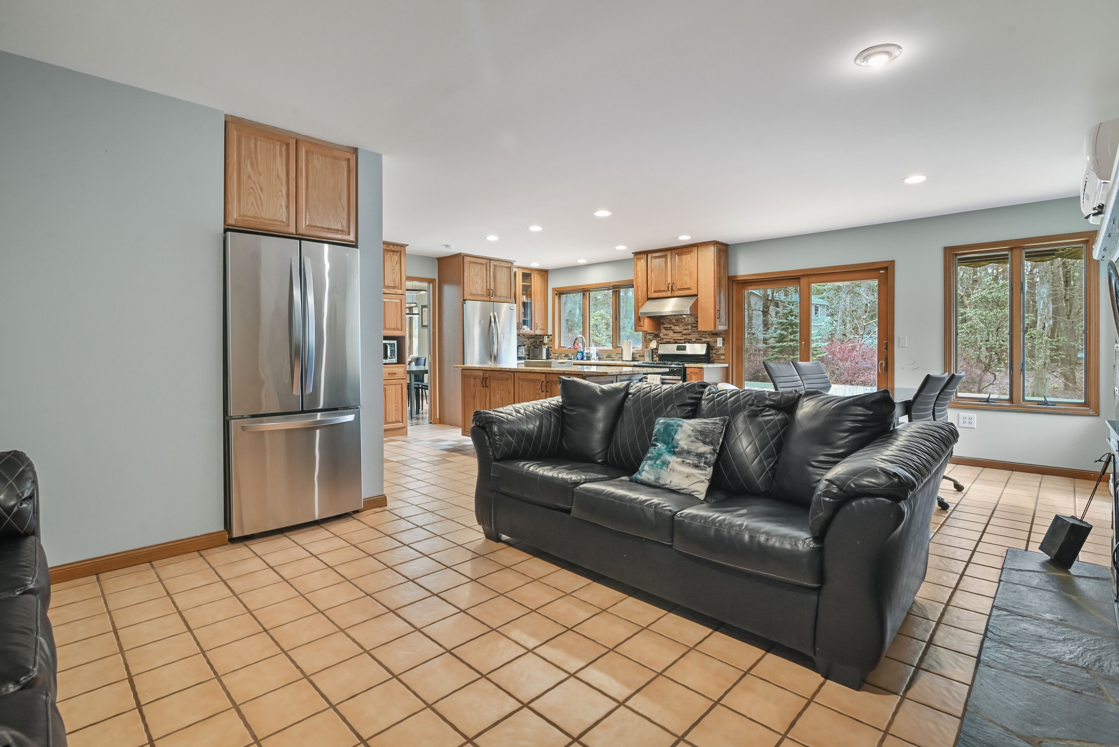 Peaceful, Private & Tranquil 5-BR/3-BA Lake Harmony Cottage