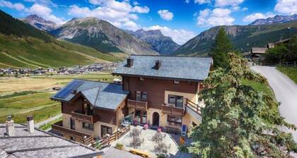 Flat Casciana - Baita Cusini with mountain view, wellness area and Wi-Fi
