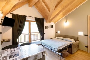 1 bedroom, free WiFi, bed sheets - Apartment 'Salient Casa Campacc' with Lake View, Garden, Terrace & Wi-Fi (Livigno)