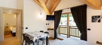 Appartement "Salient Casa Campacc" avec vue sur le lac, jardin, terrasse et Wi-Fi.