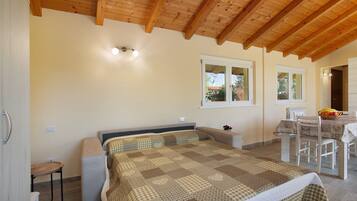 1 bedroom, WiFi, bed sheets