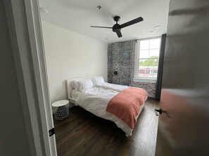 2 Schlafzimmer, Schreibtisch, Bügeleisen/Bügelbrett, kostenloses WLAN