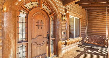 Mountain Chic by Destination Big Bear : Gorgeous Log Home Located in Castle Glen Estates! Game Room! Lake Views!