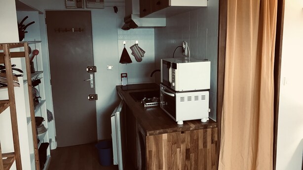 咖啡機/沖茶器、雪櫃、微波爐、焗爐