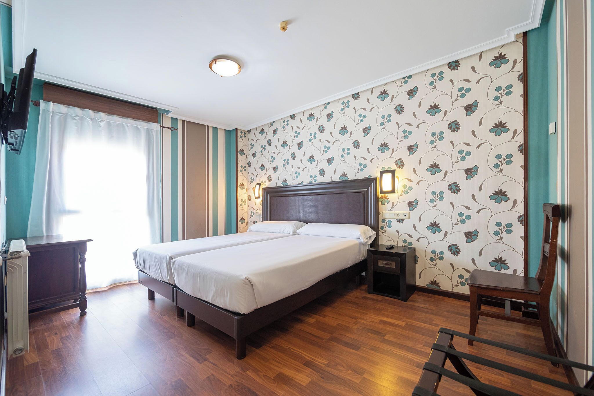 Desk, free WiFi, bed sheets