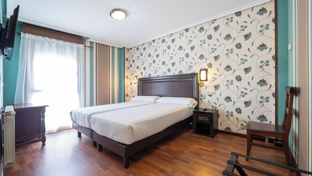 Unclassified image, 1 of 110, button - Hotel Puerto de Candas (Carreno)