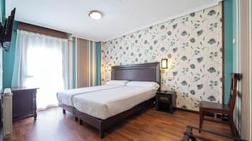 Desk, free WiFi, bed sheets