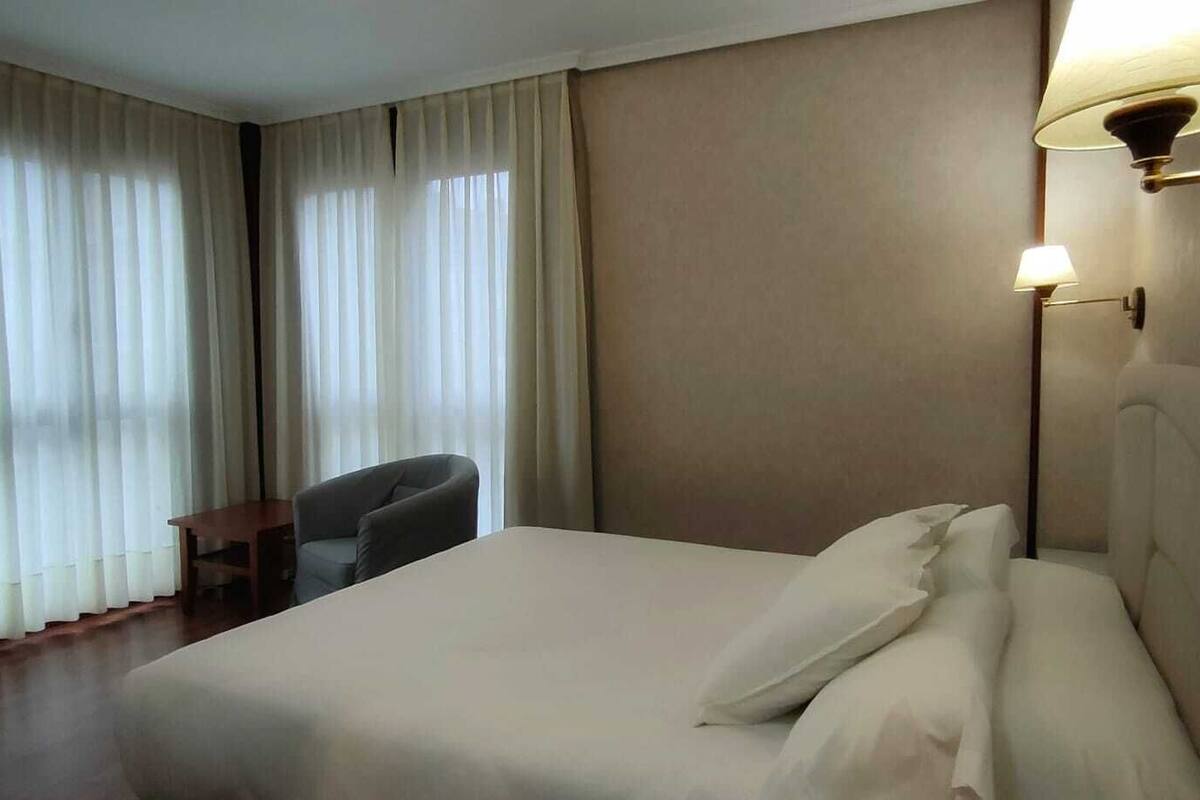 Habitación estándar doble, vistas a la playa | Escritorio, wifi gratis, ropa de cama