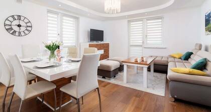 Family Apartment in the Center | 2 Balconies with a View