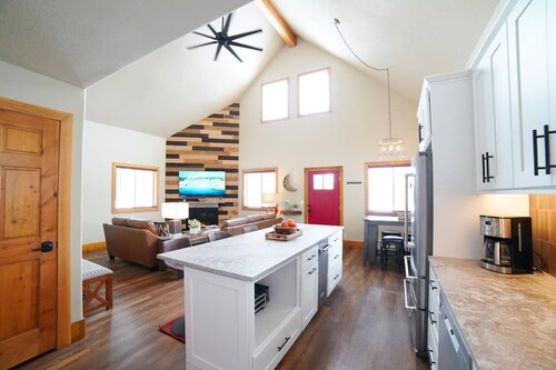 Mountain Modern Family Home near Grand Targhee - Hot Tub