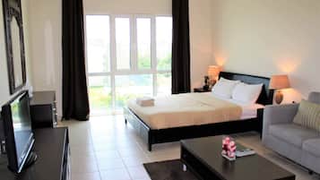 Estúdio | Área de estar | TV LED 44 polegadas com canais via satélite, TV