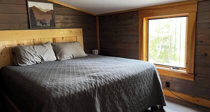 Cozy Modern Cabin