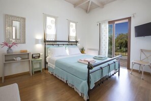 3 bedrooms, iron/ironing board, travel crib, WiFi