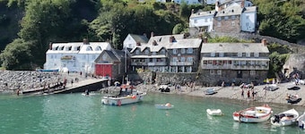 Country Cottage with Hot tub - perfect Cornish escape