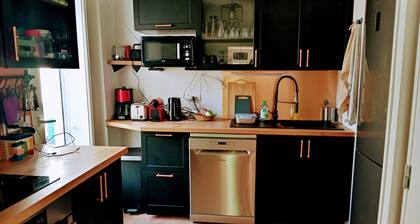 7-ROOM HOUSE WITH PATIO. DOWNTOWN.