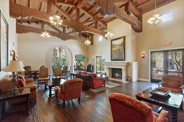 Condo, 3 Bedrooms | Interior - Luxurious 2 Story Townhome - Newly Remodeled! 3 Bedroom Condo by RedAwning (La Quinta)