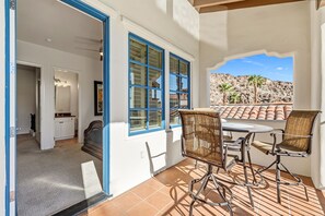 Condo, 3 Bedrooms | Outdoor dining - Luxurious 2 Story Townhome - Newly Remodeled! 3 Bedroom Condo by RedAwning (La Quinta)