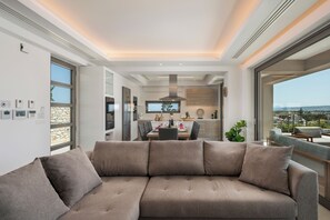 Smart TV, fireplace, video games, ping pong