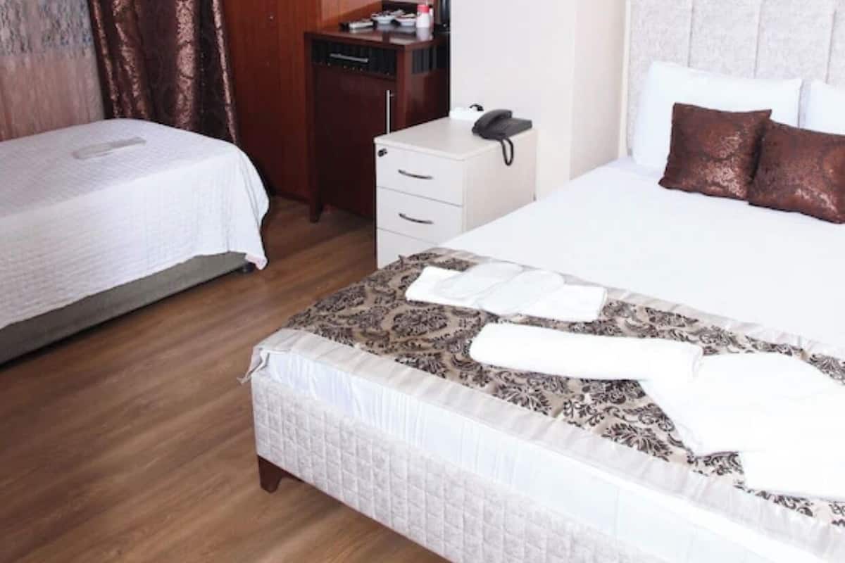 Classic Triple Room | Premium bedding, free minibar items, desk, blackout drapes