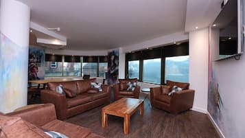 Superior Apartment | Soundproofing, iron/ironing board, free WiFi, bed sheets