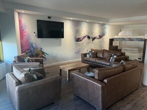 Superior-Apartment | Schallisolierte Zimmer, Bügeleisen/Bügelbrett, kostenloses WLAN