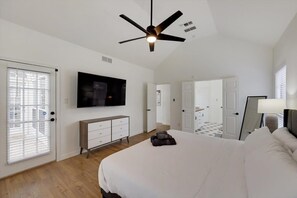 5 bedrooms, desk, iron/ironing board, WiFi