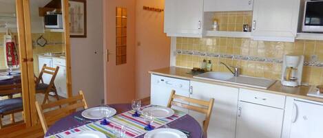 Kühlschrank, Mikrowelle, Geschirrspüler