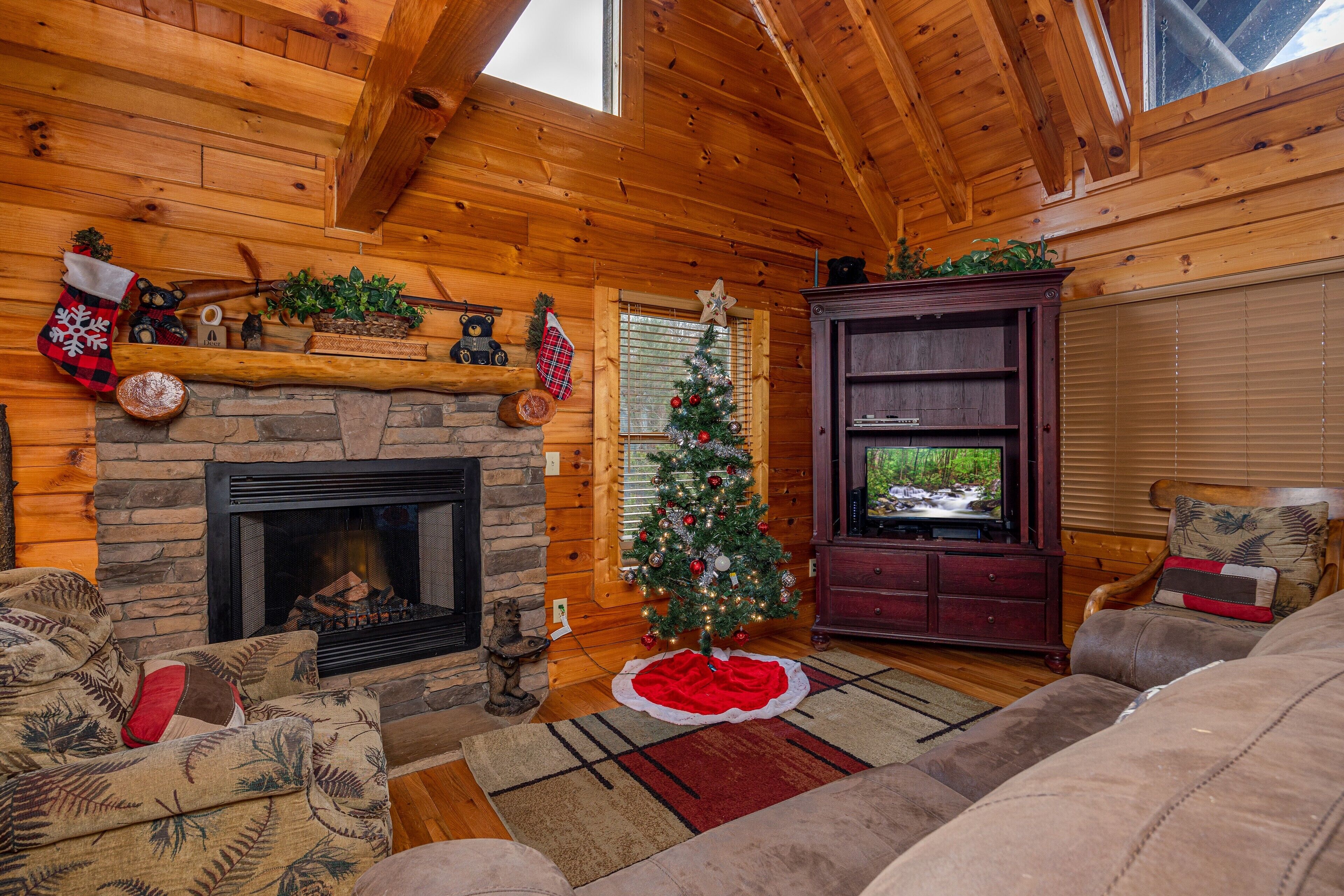 Beautiful,  3-bedroom, 2-bathroom cabin in Pigeon Forge