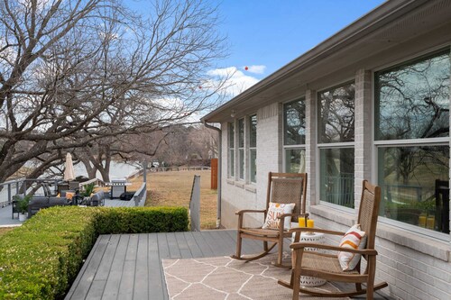 Lake Marble Falls Waterfront | House | Wet Slip | Huge Yard