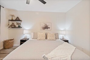 4 habitaciones, escritorio, tabla de planchar con plancha y wifi gratis 
