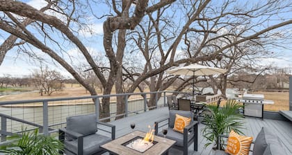 Lake Marble Falls Waterfront | House | Wet Slip | Huge Yard
