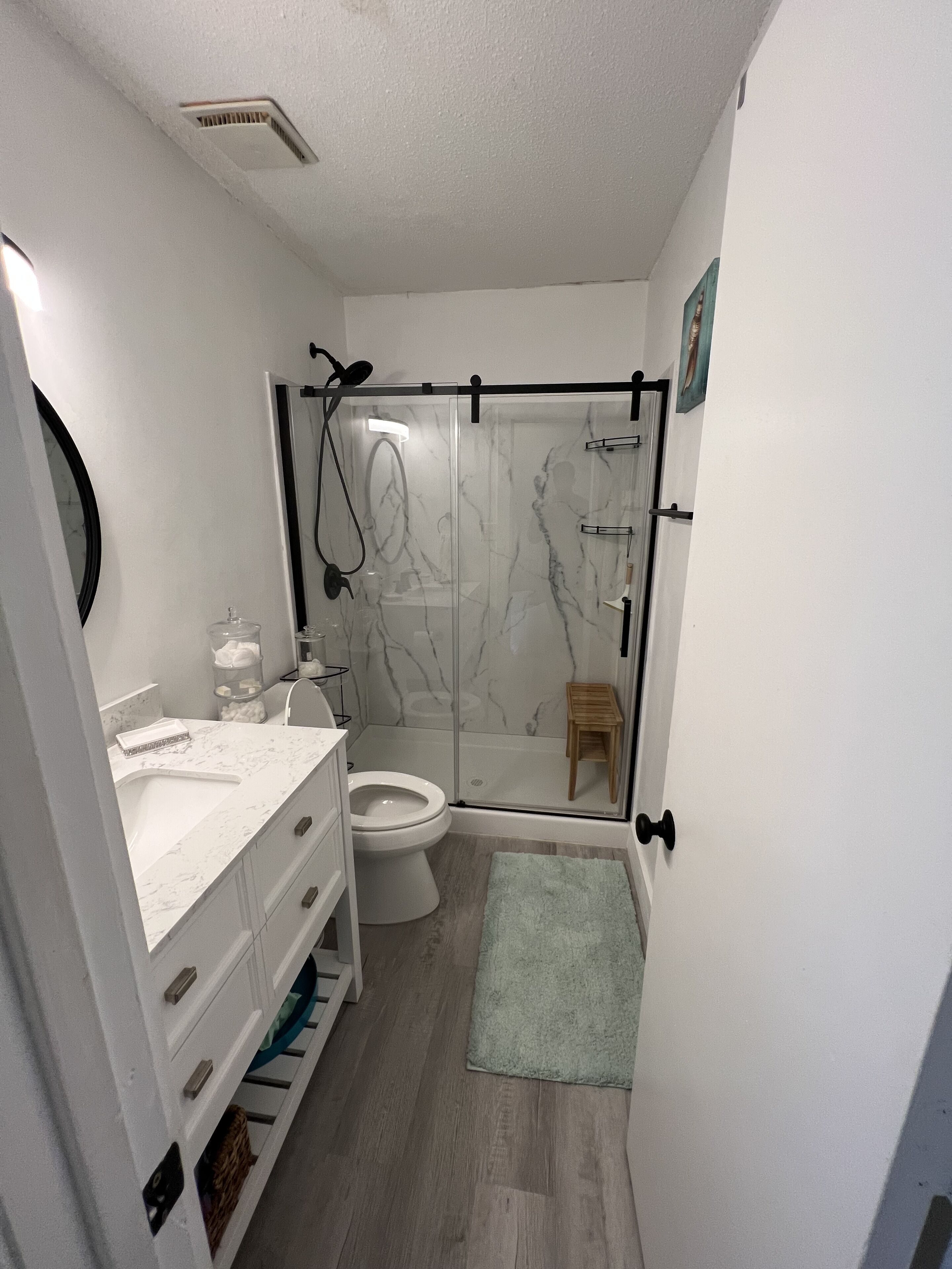 Cozy Apartment minutes from the beach