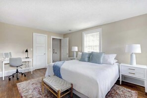 1 soverom, skrivebord, strykejern/-brett og wi-fi