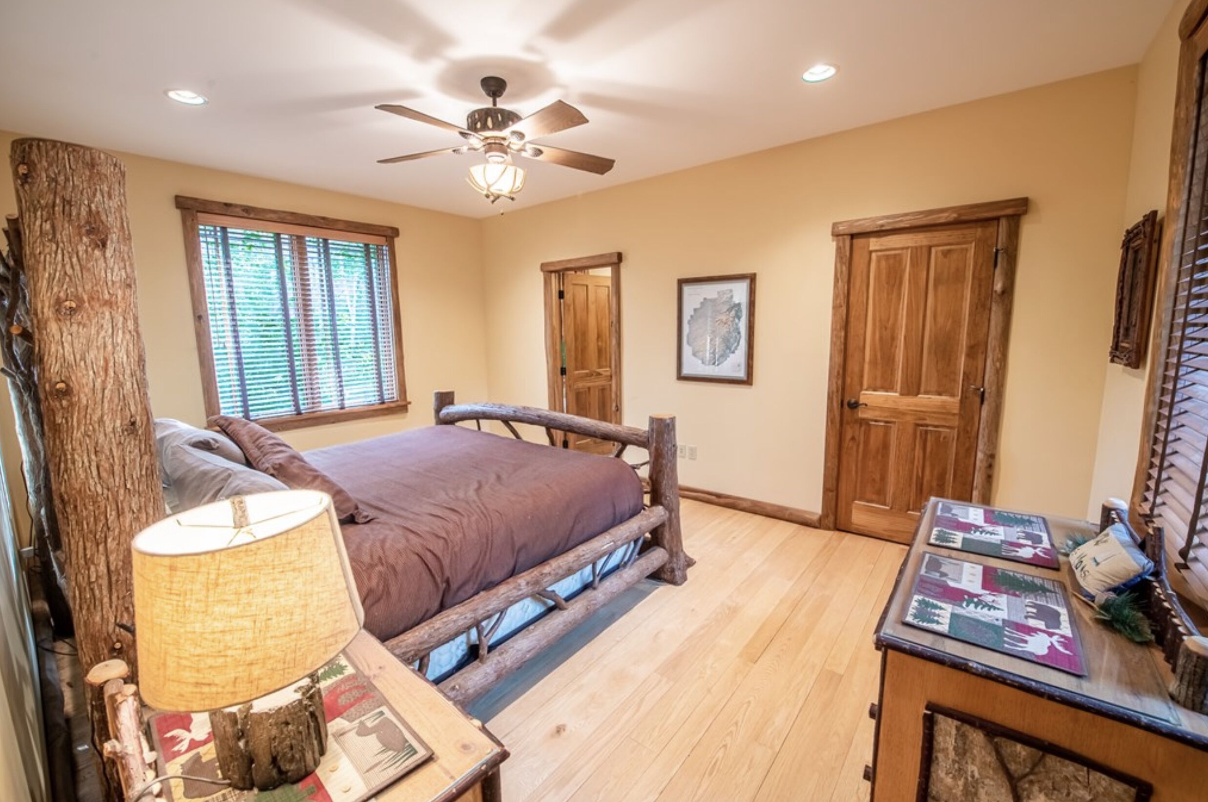 Cozy & Luxurious Adirondack Home to create many Lake Placid memories!