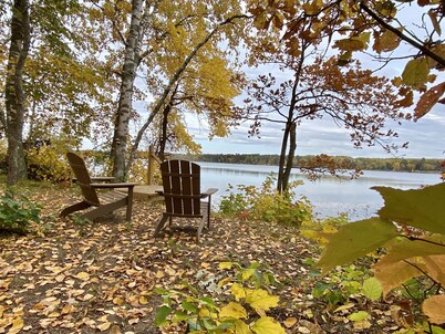 Lakeside cabin near Itasca, Heartland bike trail, ATV trails, golf courses