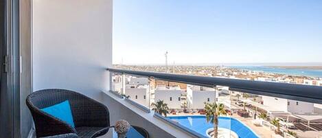 Außenpool, Liegestühle