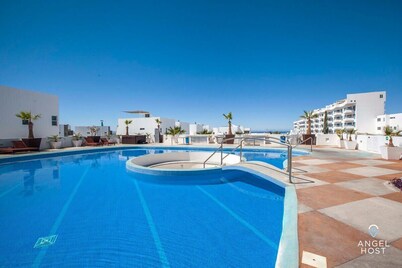 Bayview Terrace, Pools, Gym, Walk to Malecón
