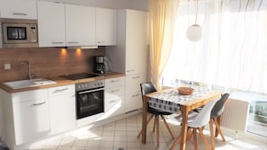 Microwave, oven