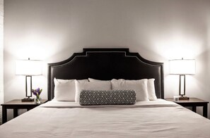 2 habitaciones, escritorio, tabla de planchar con plancha y wifi